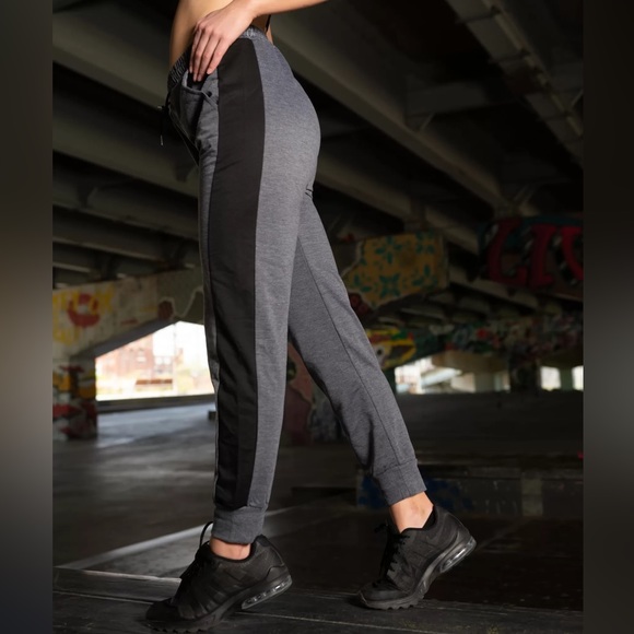 Comfy workout joggers - Picture 2 of 2